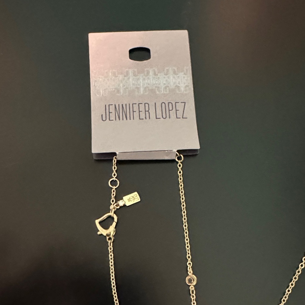 NWT Jennifer Lopez Elegant Dainty Gold Necklace - Picture 3 of 4